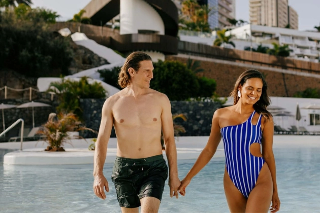 Day Pass con acceso a tres piscinas, hamaca, almuerzo y crédito para consumir