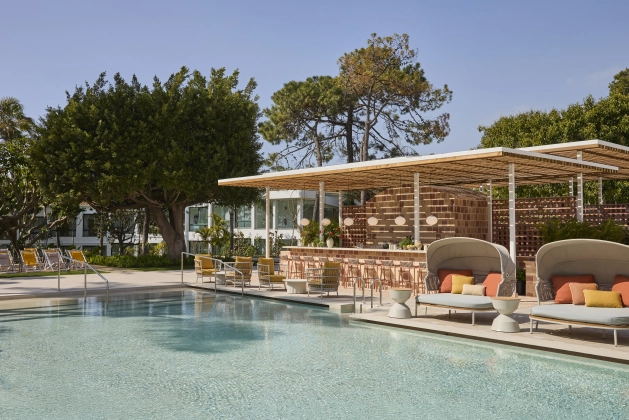 Day Pass de piscina con tumbona y crédito para el restaurante en Kimpton Los Monteros